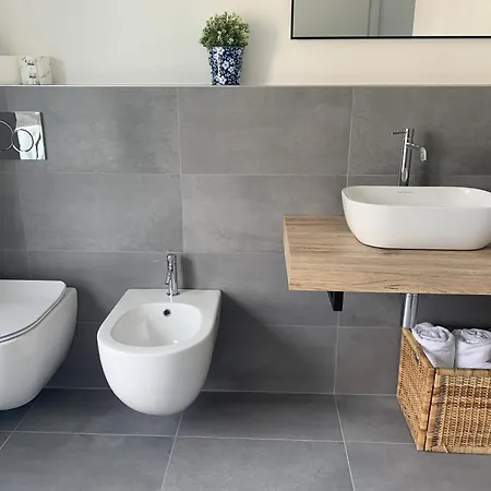 71 게스트하우스 *